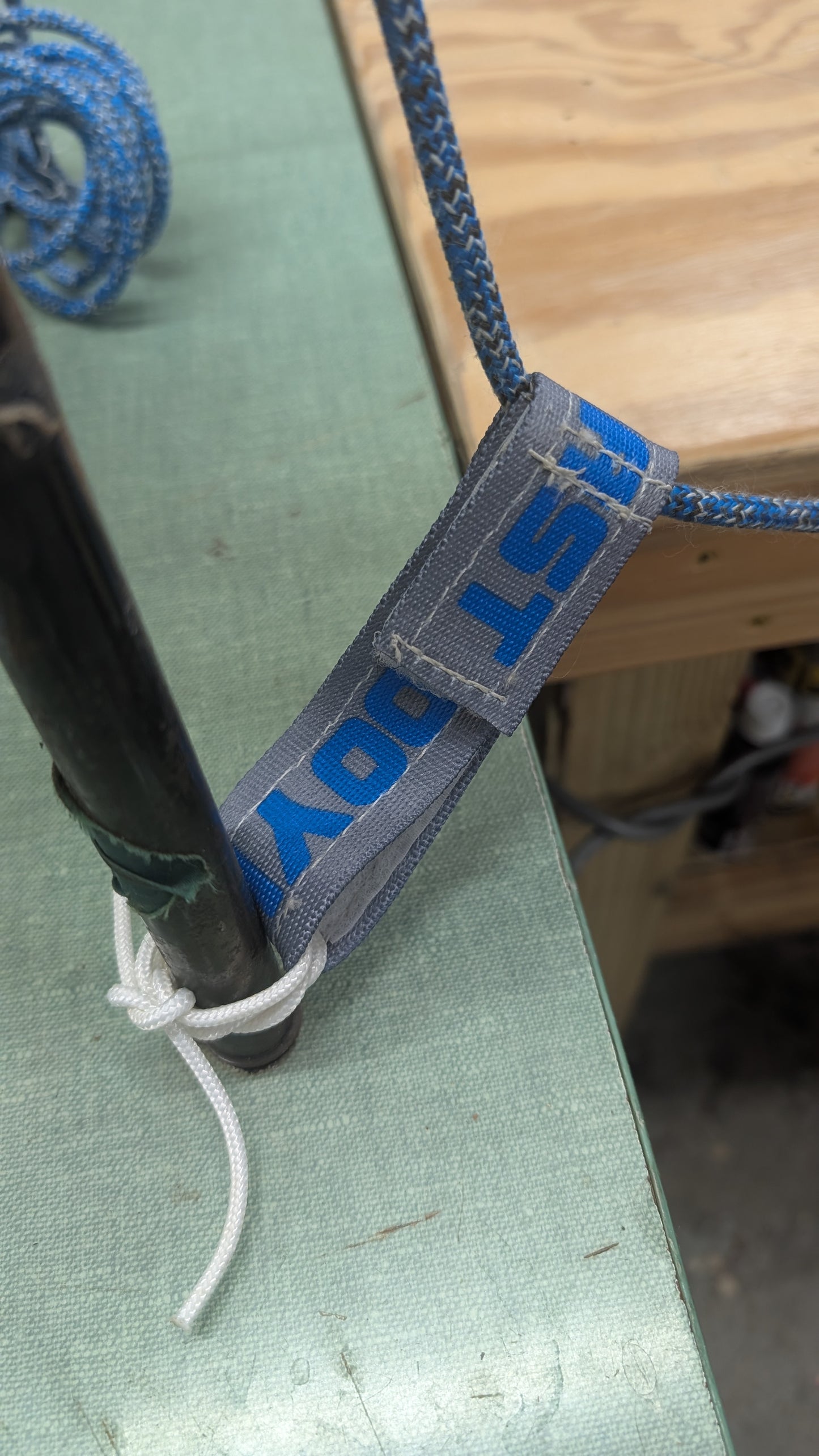 Velcro halyard Keeper